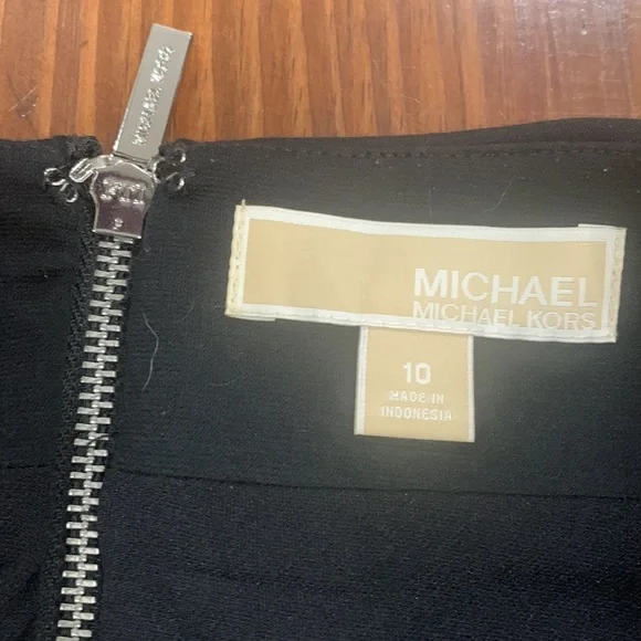 🌵3/$15 🌵 Michael Kors Pencil skirt / size 10 - Picture 2 of 3